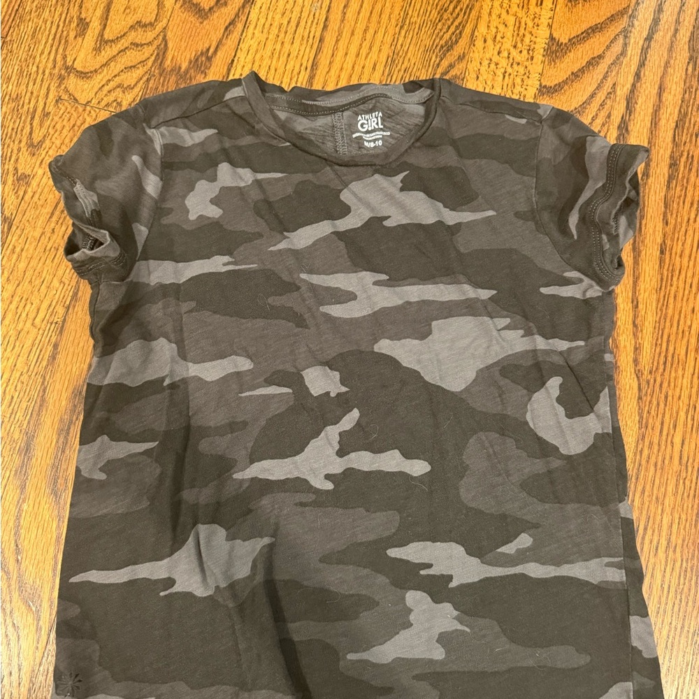 Athleta Kids Black and Gray Camo Tee